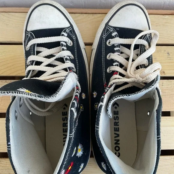 Converse Chuck Taylor All Star Hi
Daisy Embroidery Black - Picture 7 of 7